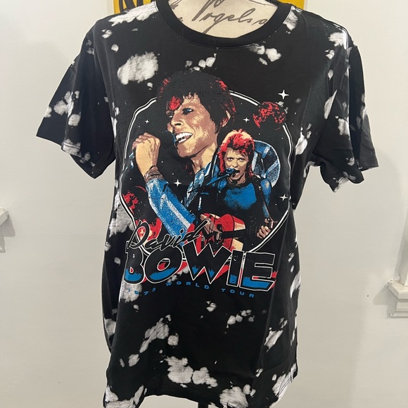 Tops - NWT David Bowie Medium Tee